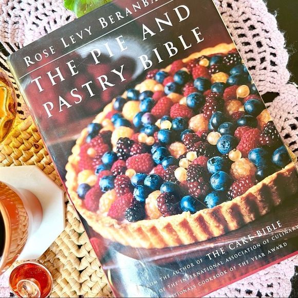 Retro Vintage 90’s The Pie and Pastry Bible Cookbook - Picture 3 of 15
